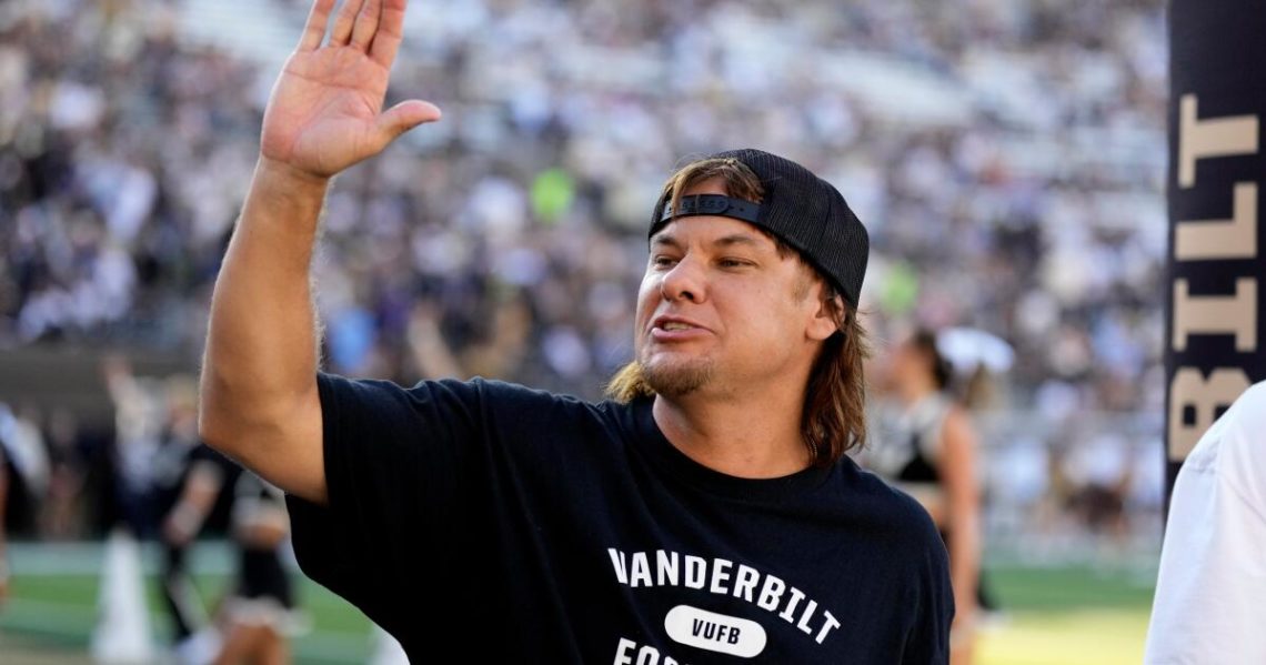 Theo Von succeeds: DHS takes down a video using an unauthorized clip of the comic