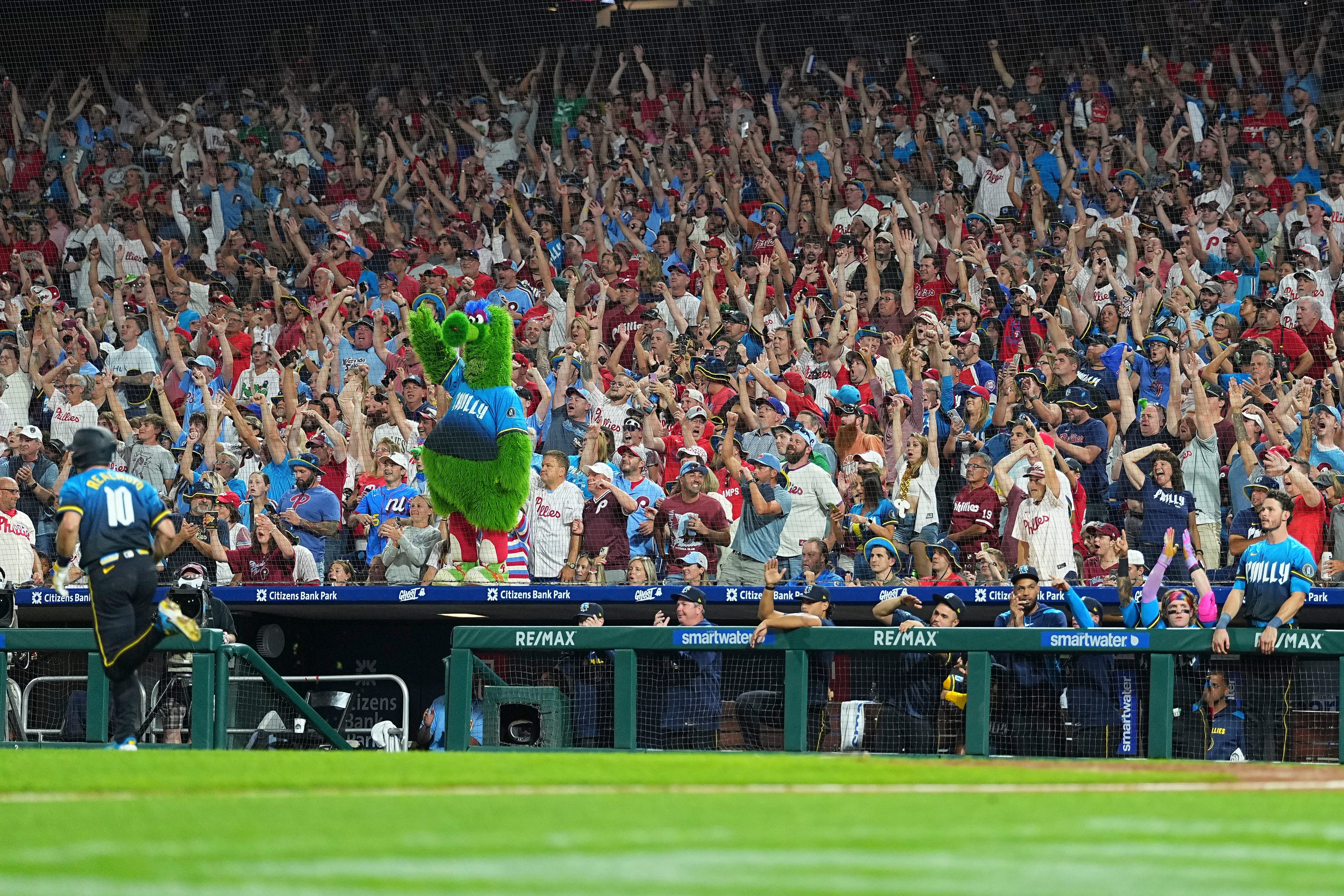 A crowd at a baseball game