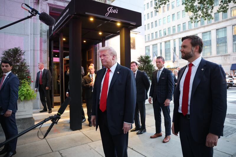 Donald Trump and members of his cabinet
