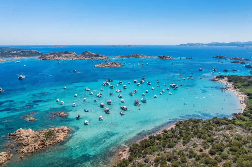 ghid calatorie travel infractori sardinia italia.jpg
