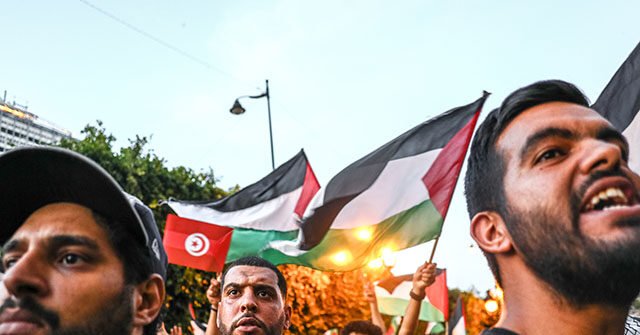 Trump Administration Suspends U.S. Visas for Palestinian Passport Holders