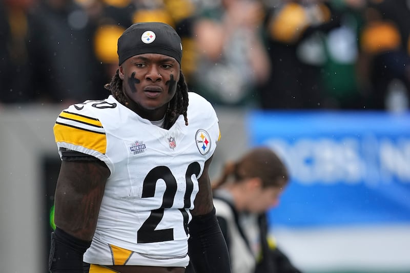 EAST RUTHERFORD, NEW JERSEY - SEPTEMBER 7: Kaleb Johnson #20 of the Pittsburgh Steelers looks on against the New York Jets in the game at MetLife Stadium on September 7, 2025 in East Rutherford, New Jersey. (Photo by Mitchell Leff/Getty Images)