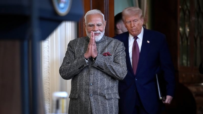 U.S. President Donald Trump (R) and Indian Prime Minister Narendra Modi.