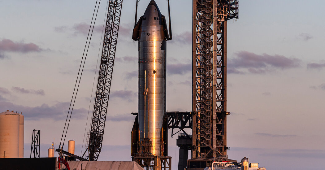 U.S. Is Losing Race to Return to Moon, Critics Say, Pointing at SpaceX