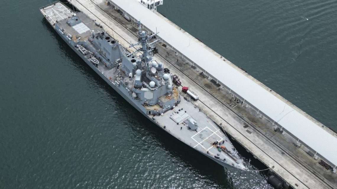 Venezuela condemns US destroyer for hostile occupation of fishing vessel