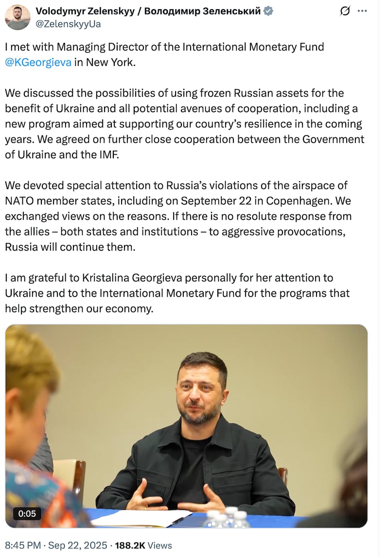 A tweet from Volodymyr Zelensky.