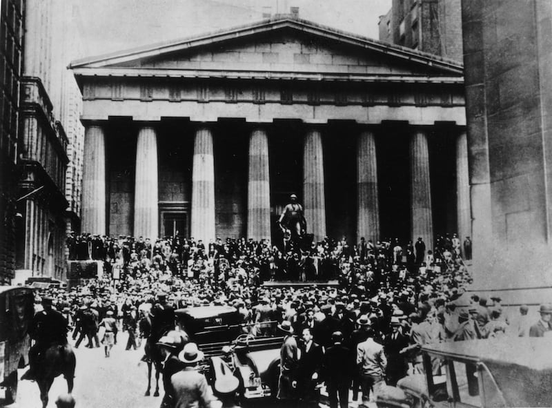 Crowds in front of the Stock Exchange in the days of the Wall Street crash, October 1929, New York, United States of America, 20th century.