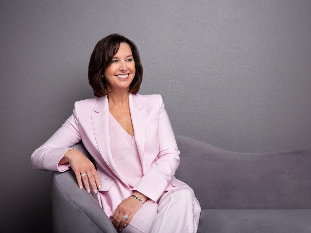 Donna Morris headshot