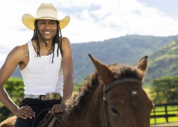 ‘Love Island USA’ star Taylor Williams hospitalized after being thrown from horse during rodeo