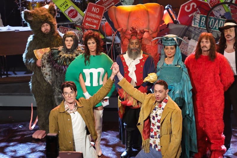 SNL50: THE ANNIVERSARY SPECIAL -- Pictured: (l-r) Taran Killam, Ana Gasteyer, John Mulaney, Kristen Wiig, Kenan Thompson, Paul Davidson, Maya Rudolph, Will Forte, and Jason Sudeikis during the "New York 50th Musical" on February 16, 2025 -- (Photo by: Theo Wargo/NBC via Getty Images)
