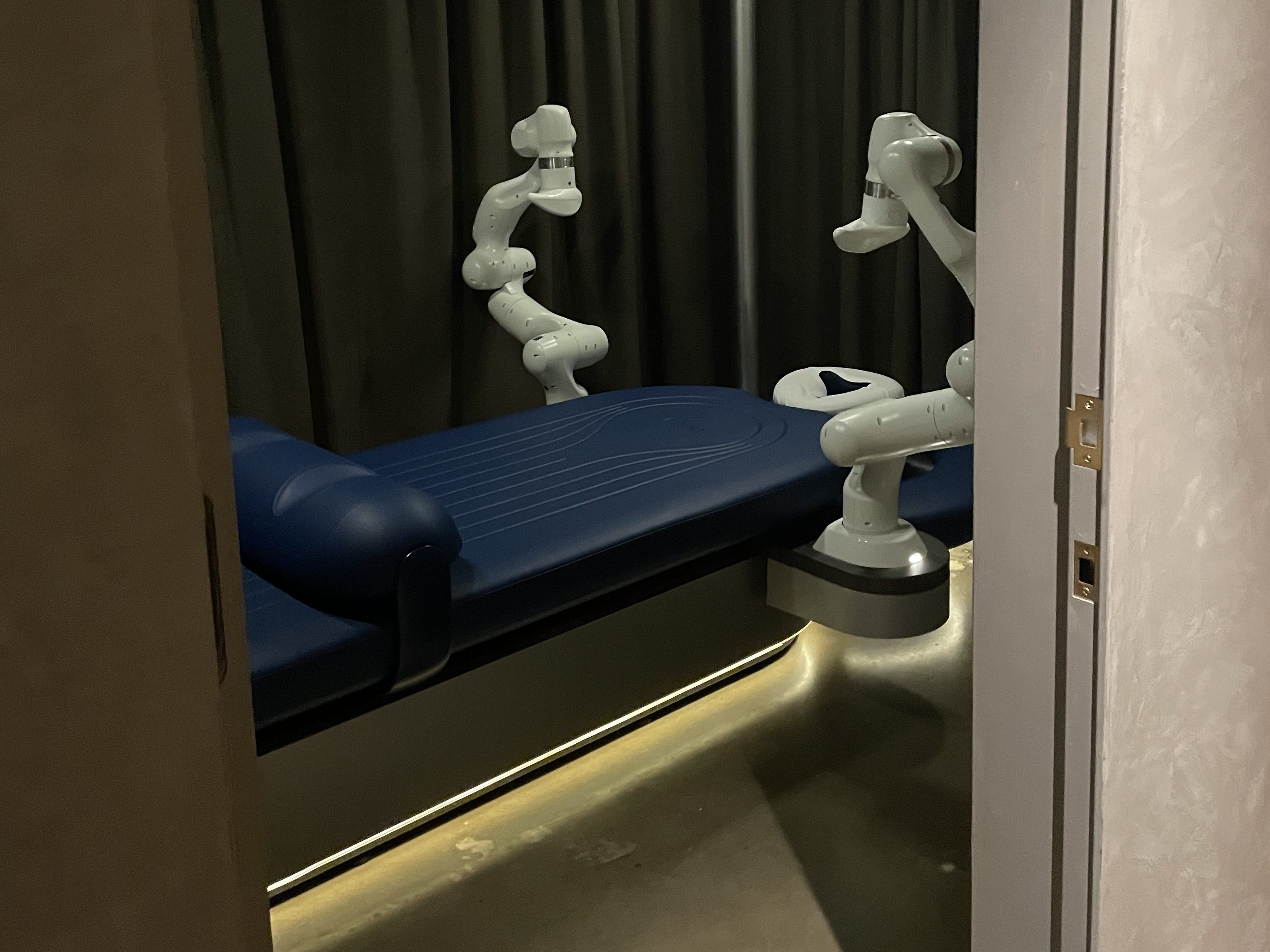 entry to AI massage room