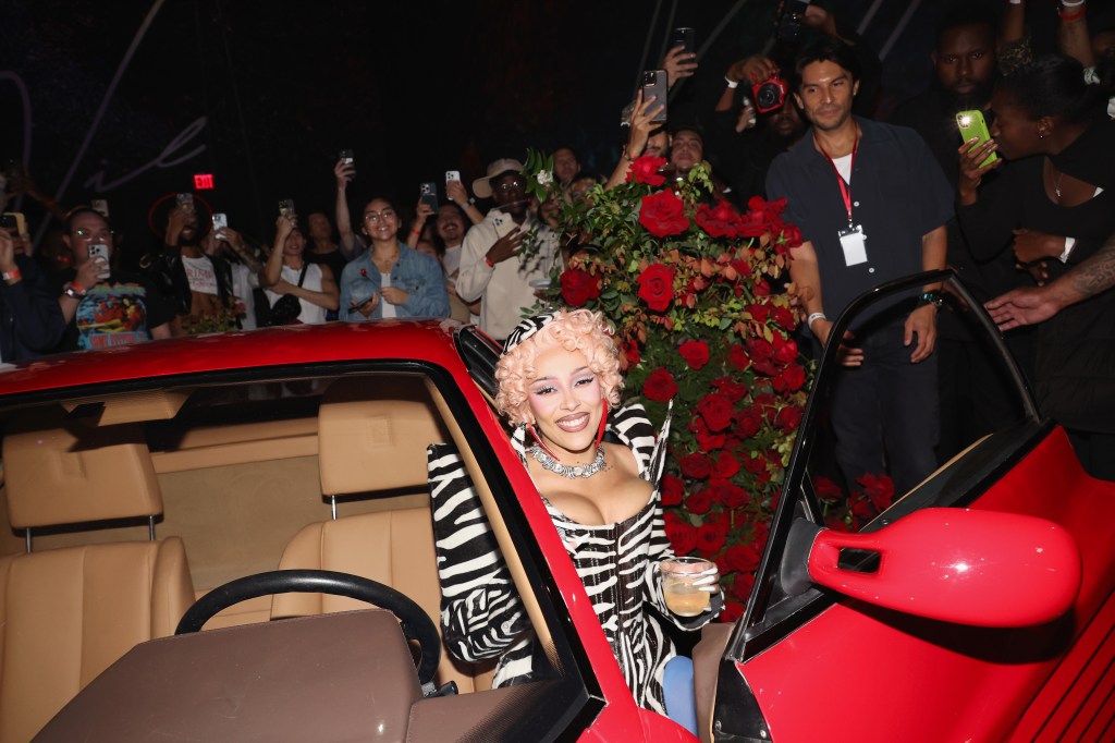 All the cool Cats and kittens were at downtown’s Mercer Labs last week for Doja Cat’s  launch party for her new album, “Vie.” She also announced an upcoming world tour.
