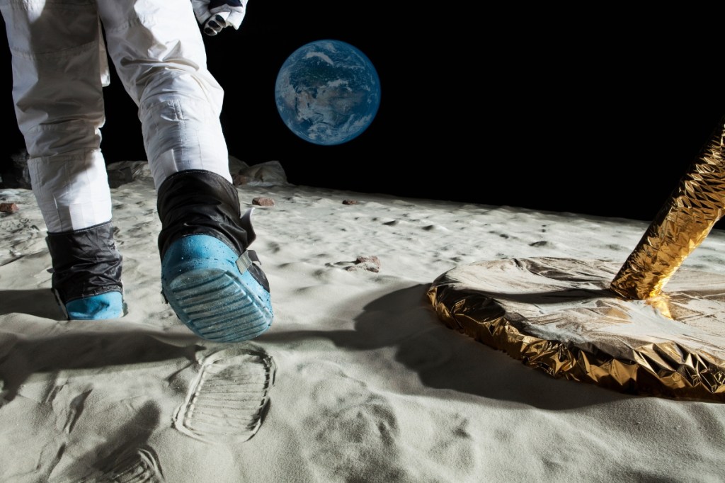 are-astronauts-having-sex-in-space-a-former-nasa-employee-thinks-so