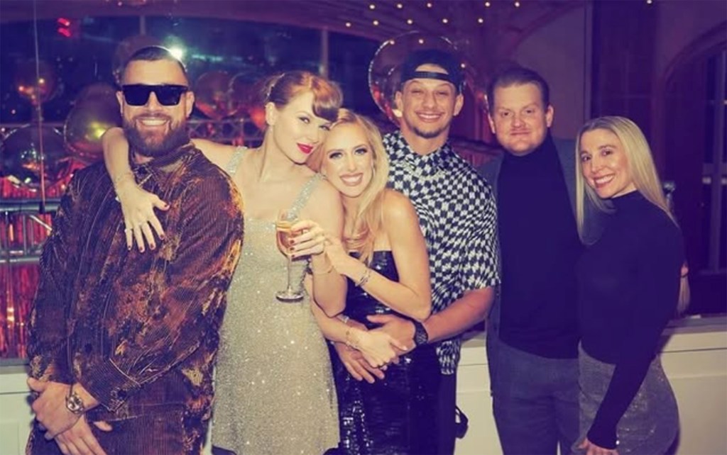 Taylor Swift, Travis Kelce, Brittany Mahomes, and Patrick Mahomes posing with two other people.