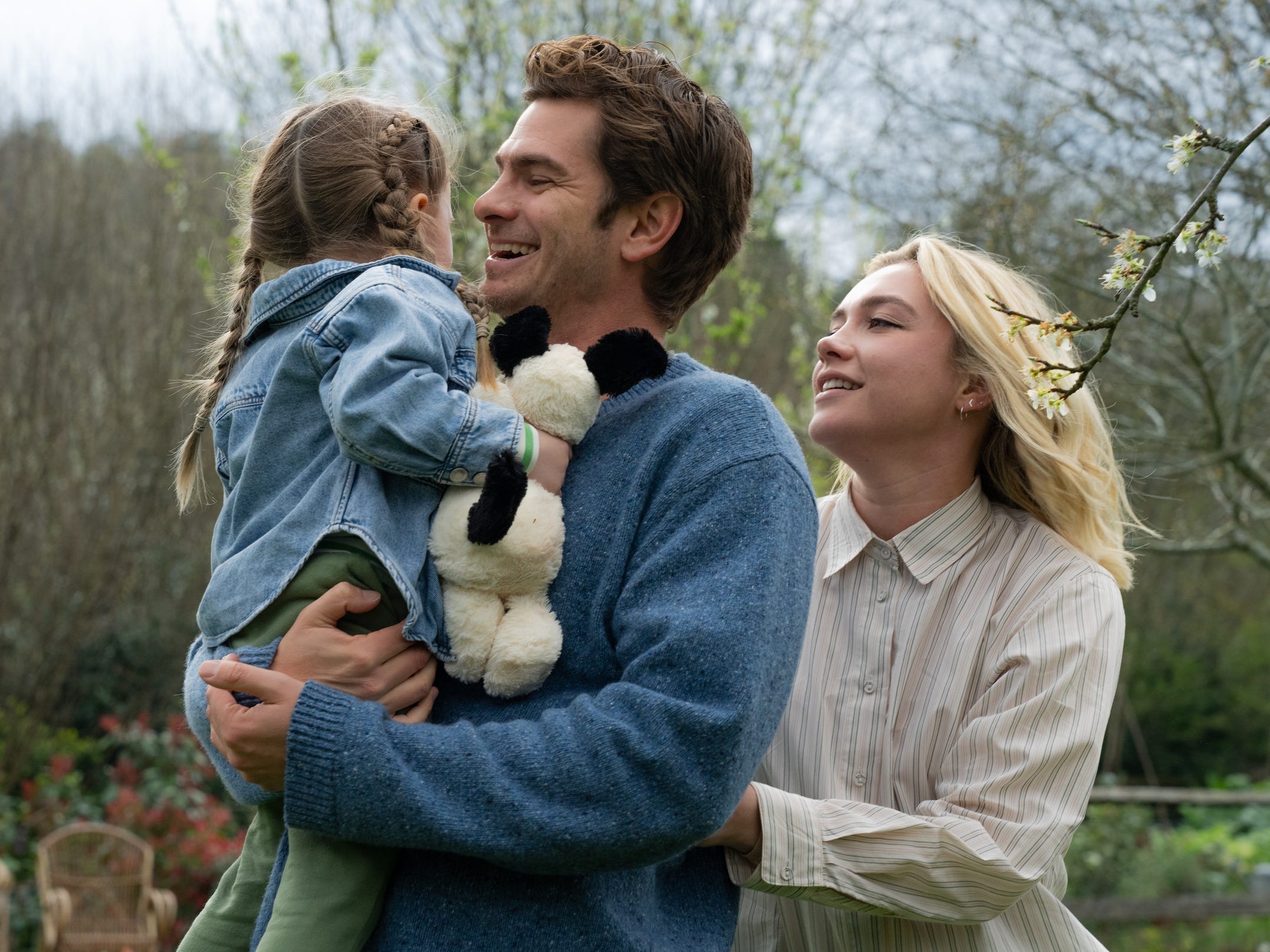 Grace Delaney as Ella, Andrew Garfield as Tobias, and Florence Pugh as Almut in 