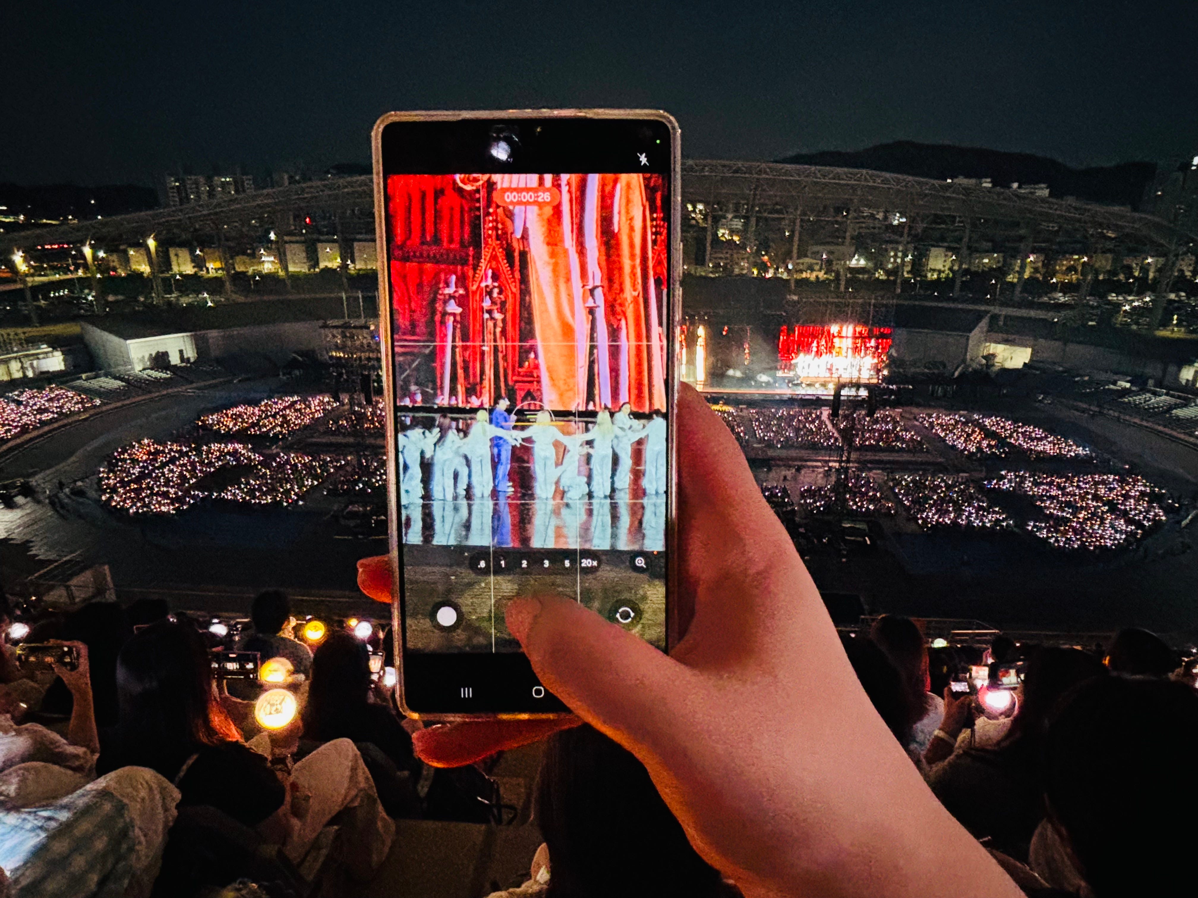 A close-up image of a video being taken on a Samsung phone.