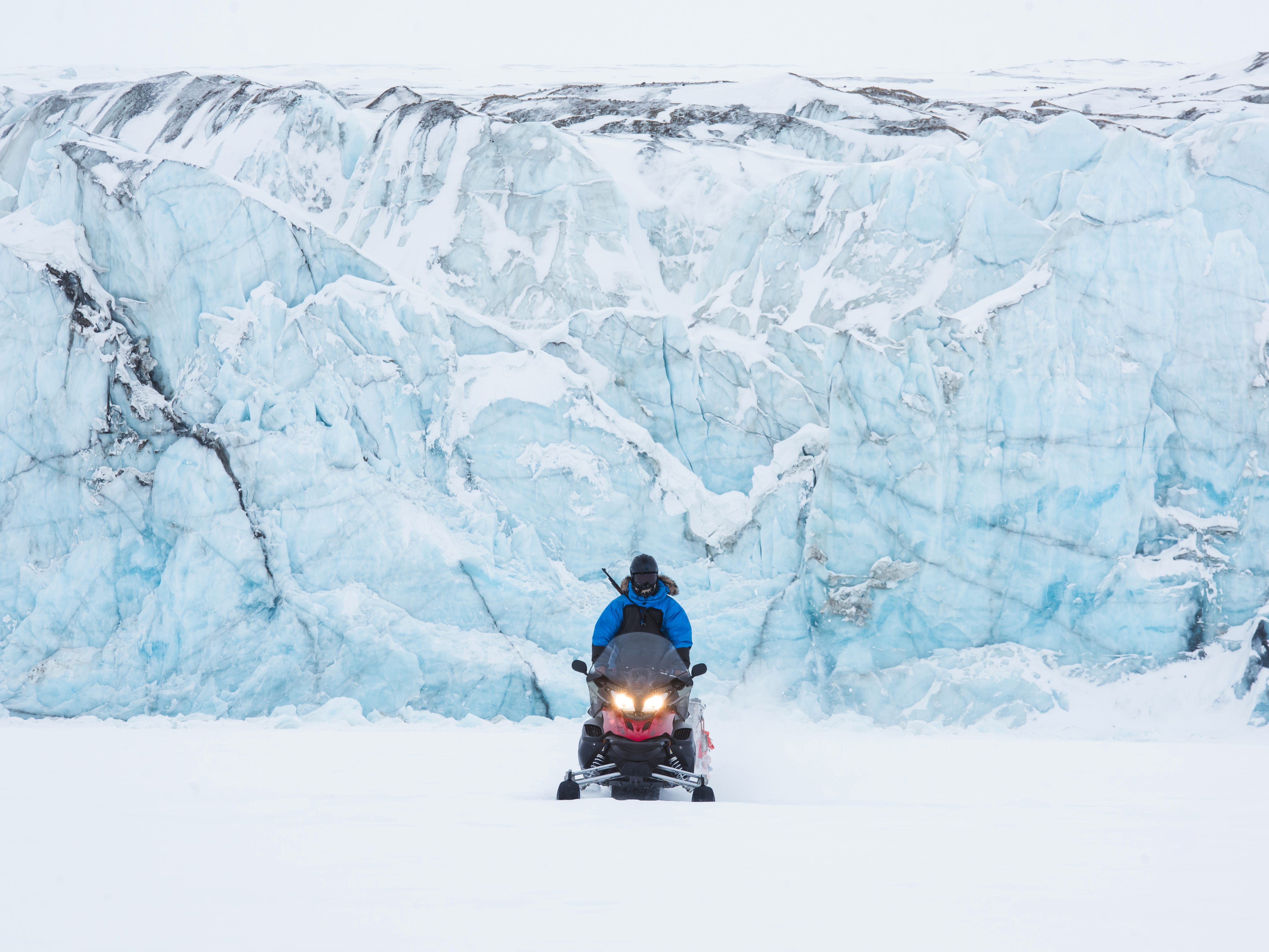 snowmibile longyearbyen