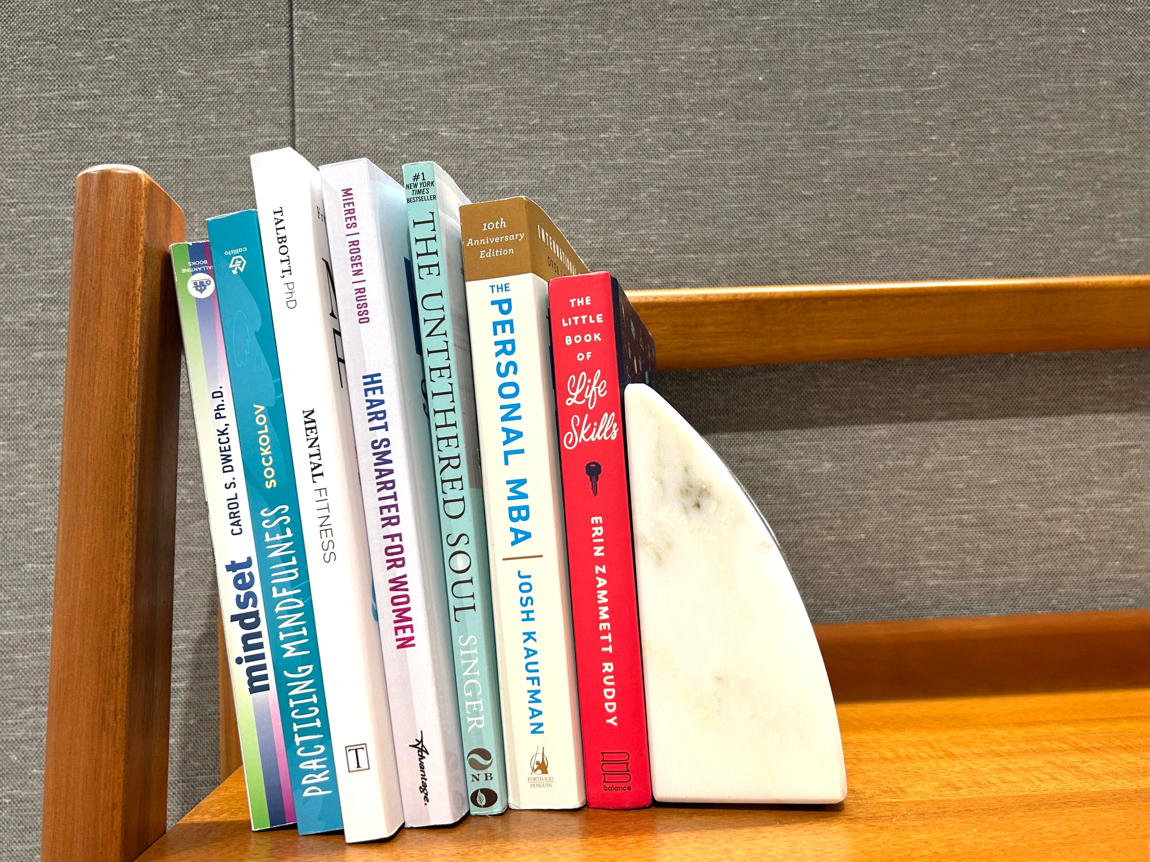 Books in therapy room at KKR