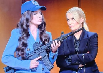 Look Who’s Back: ‘SNL’ Cold Open Reunites Amy Poehler & Tina Fey As Pam Bondi & Kristi Noem On Capitol Hill
