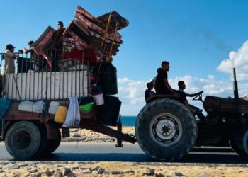 ‘We’re chasing what’s left of life’: Gazans journey back to destruction