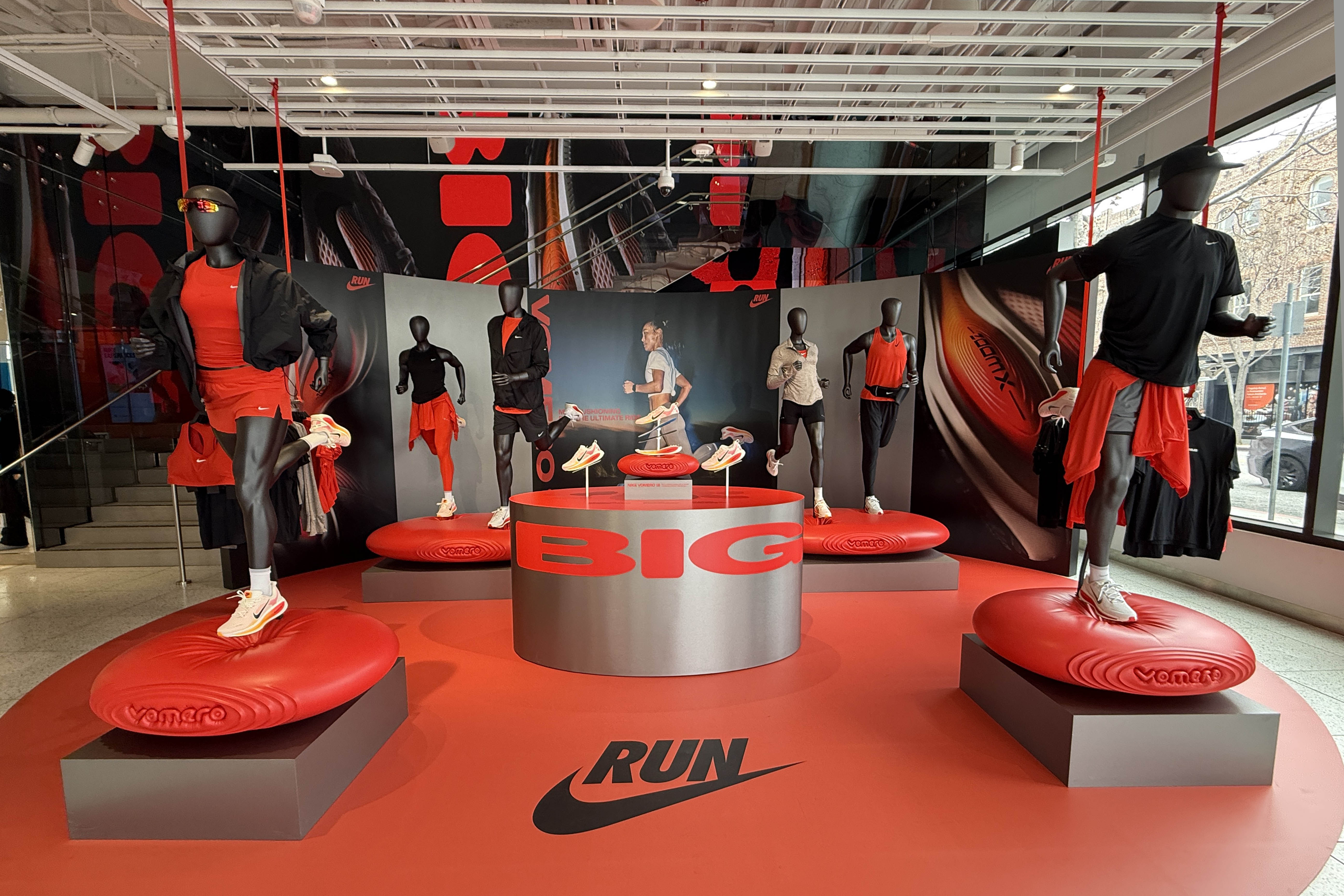 Nike running display