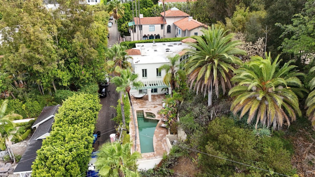 D4vd house