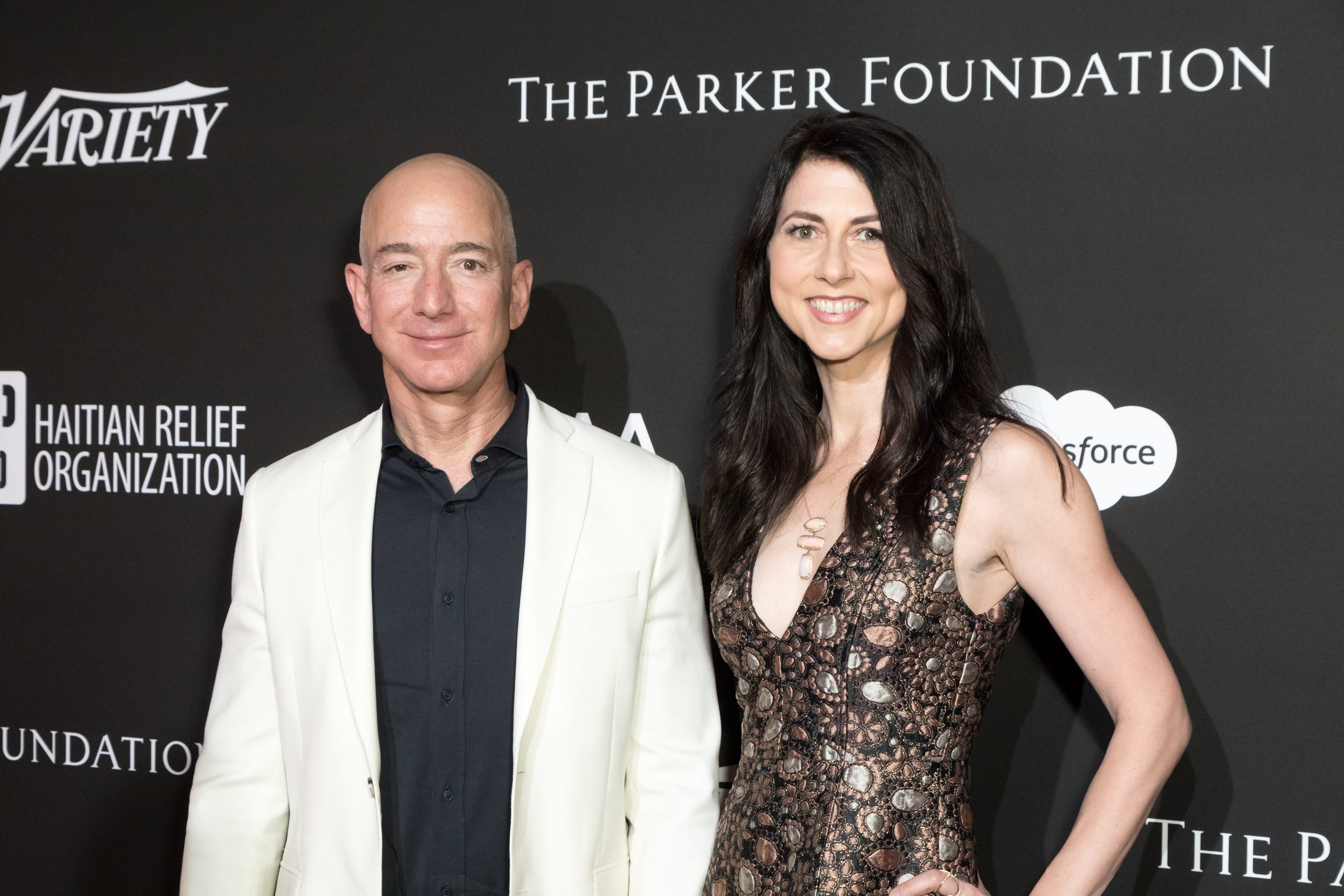 Jeff Bezos and MacKenzie Scott at the Sean Penn J/P HRO gala in 2018.
