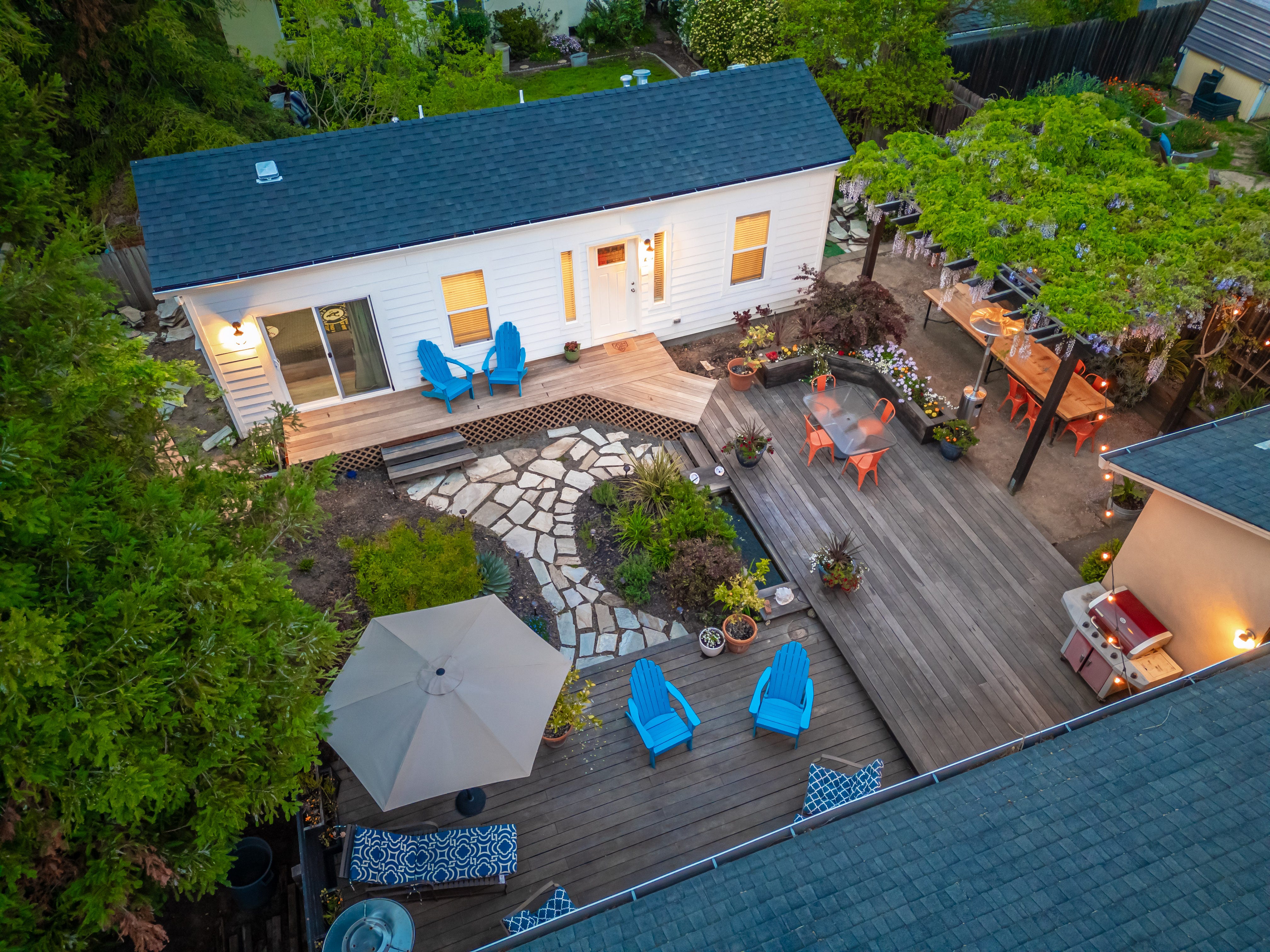 An aerial view of Kuchta's backyard.