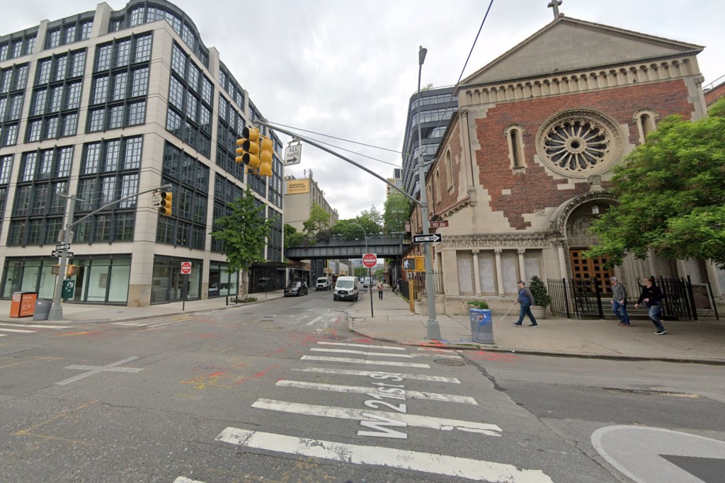 West 21st Street and 10th Avenue. Two kids, 2 and 7, slapped by deranged attacker in broad daylight violence in Hudson Yards.
