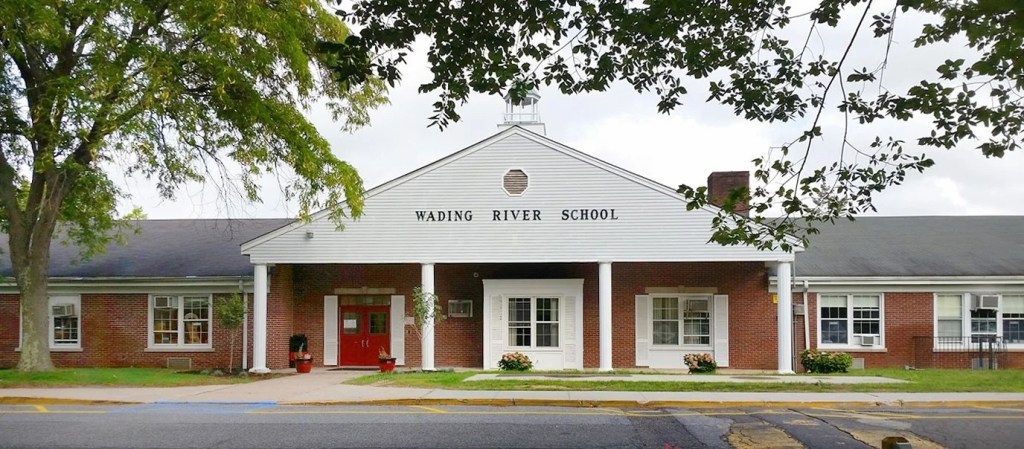 Front exterior of Wading River School.