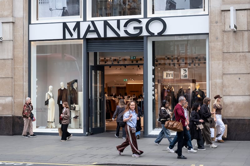 Shoppers and visitors outside Mango on Oxford Street on 1st October 2025