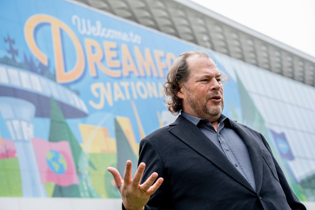 Salesforce chief executive Marc Benioff publicly apologized Friday for suggesting President Trump should send National Guard troops to San Francisco.