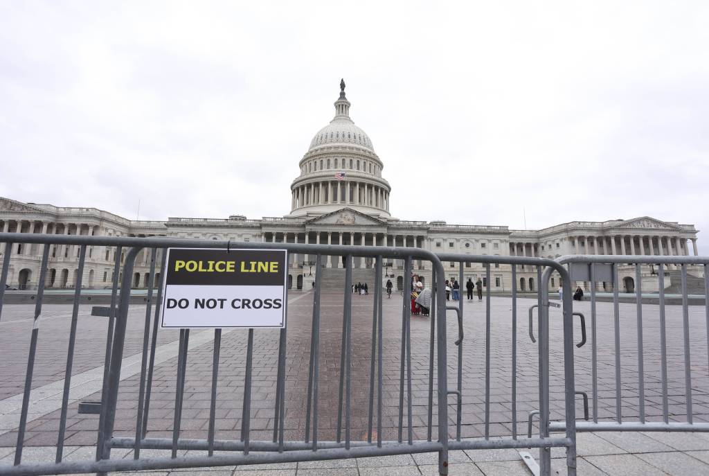 Democrats and Republicans remained at an impasse -- prolonging a federal government shutdown.