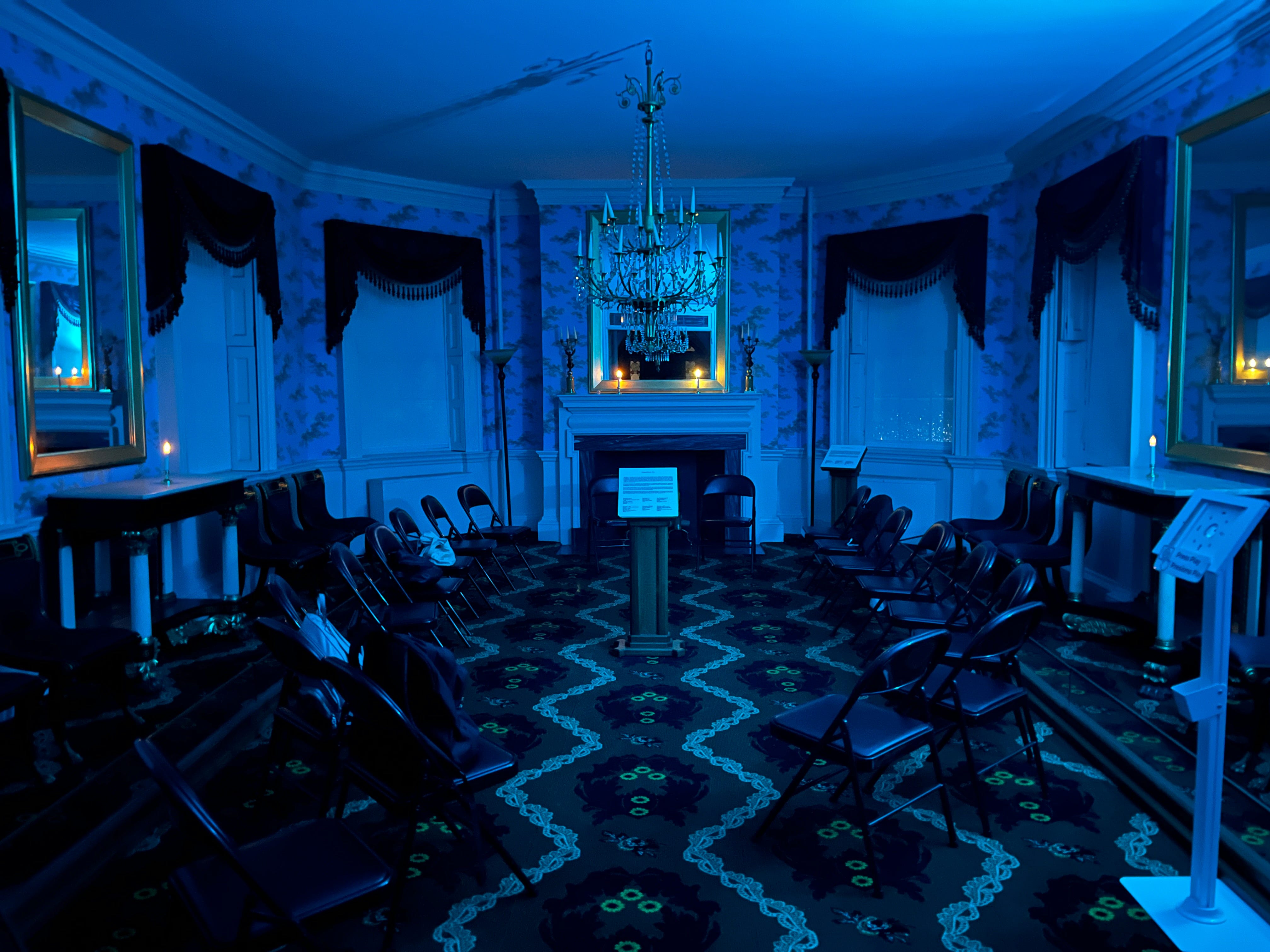 The octagon room inside Morris-Jumel Mansion.