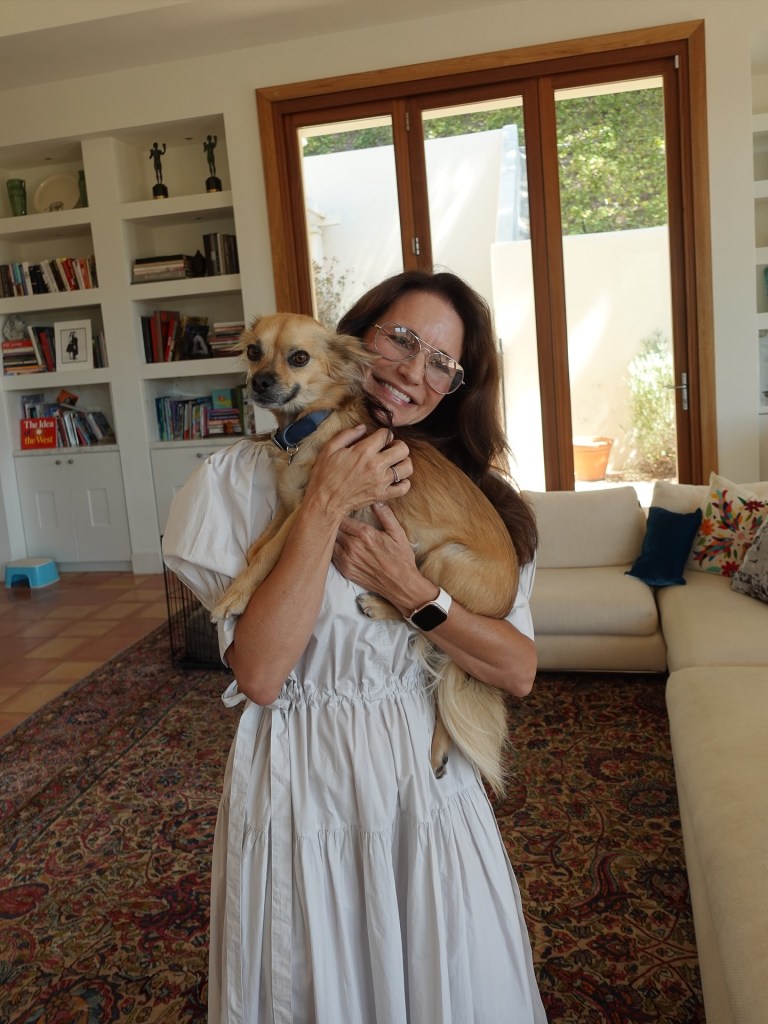 Kristin Davis wishes everyone a happy Monday while her dog, Chewy, actually makes it bearable.</p>
<p>” class=”wp-image-8567621″ /><figcaption>Kristin Davis wishes everyone a happy Monday while her dog, Chewy, actually makes it bearable.</figcaption></p>
<p> <span>iamkristindavis/Instagram</span></p>
<p>						<span>9</span> of <span>17</span></p>
<p><figure class=