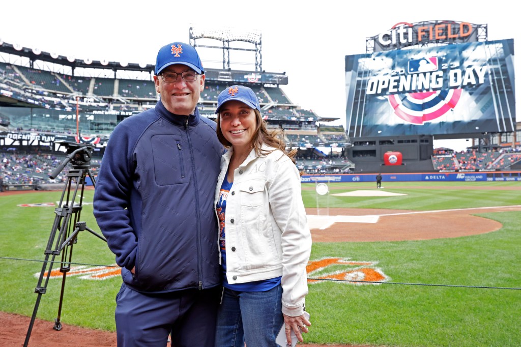 Steven and Alexandra Cohen pose together at Citi Field