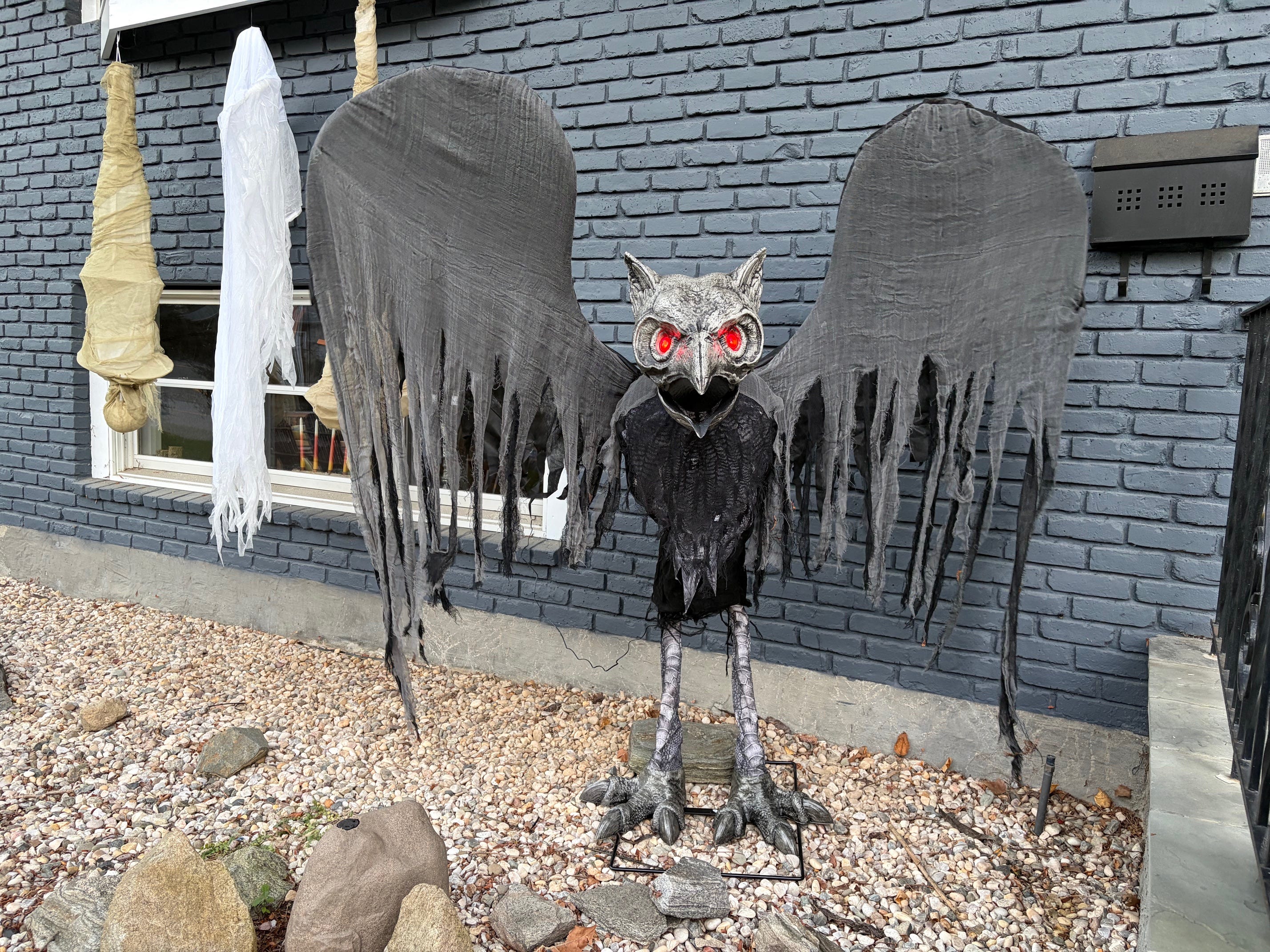 A Halloween owl animatronic