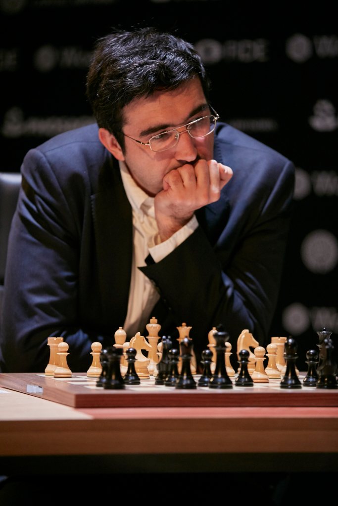Vladimir Kramnik playing the first round at the World Chess Tournament.