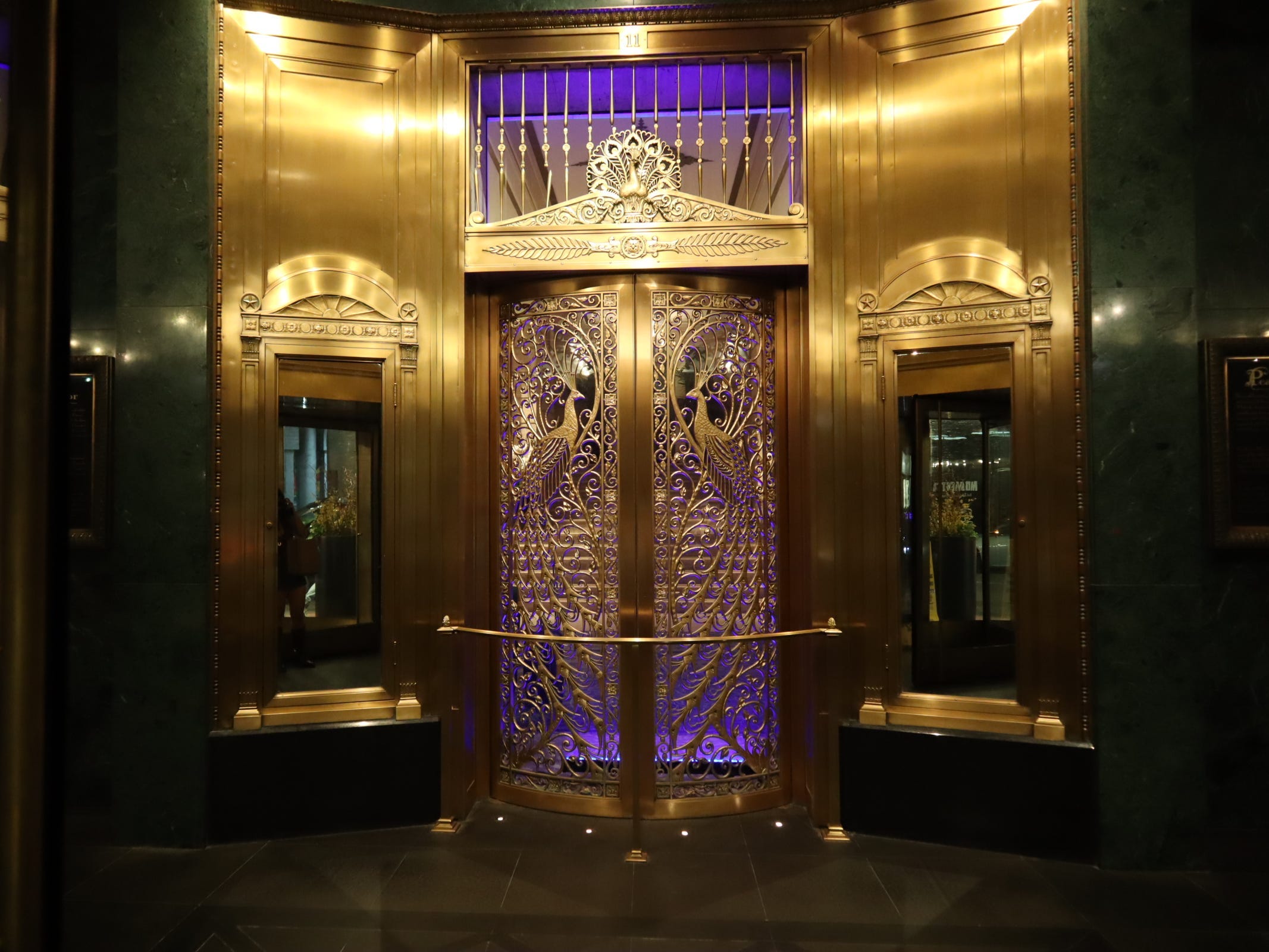 peacock doors palmer house chicago