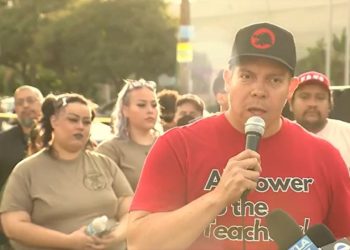 Los Angeles teacher says ICE agents are ‘not the only ones with guns’ following shooting of federal agent