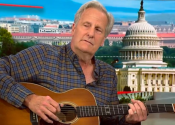 Hollywood Legend Sticks It to Trump With Protest Song on Live TV