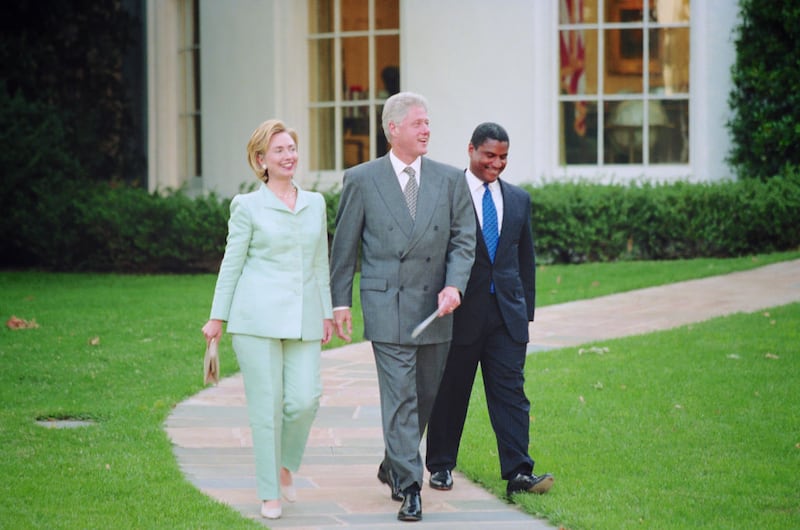 President Bill Clinton and First Lady Hillary Clinton leave the White House to attend a Democratic Business Leaders event, the day after Special Prosecutor Kenneth Starr sent his report of impeachable offenses to Congress, Washington, DC, September 10, 1998.