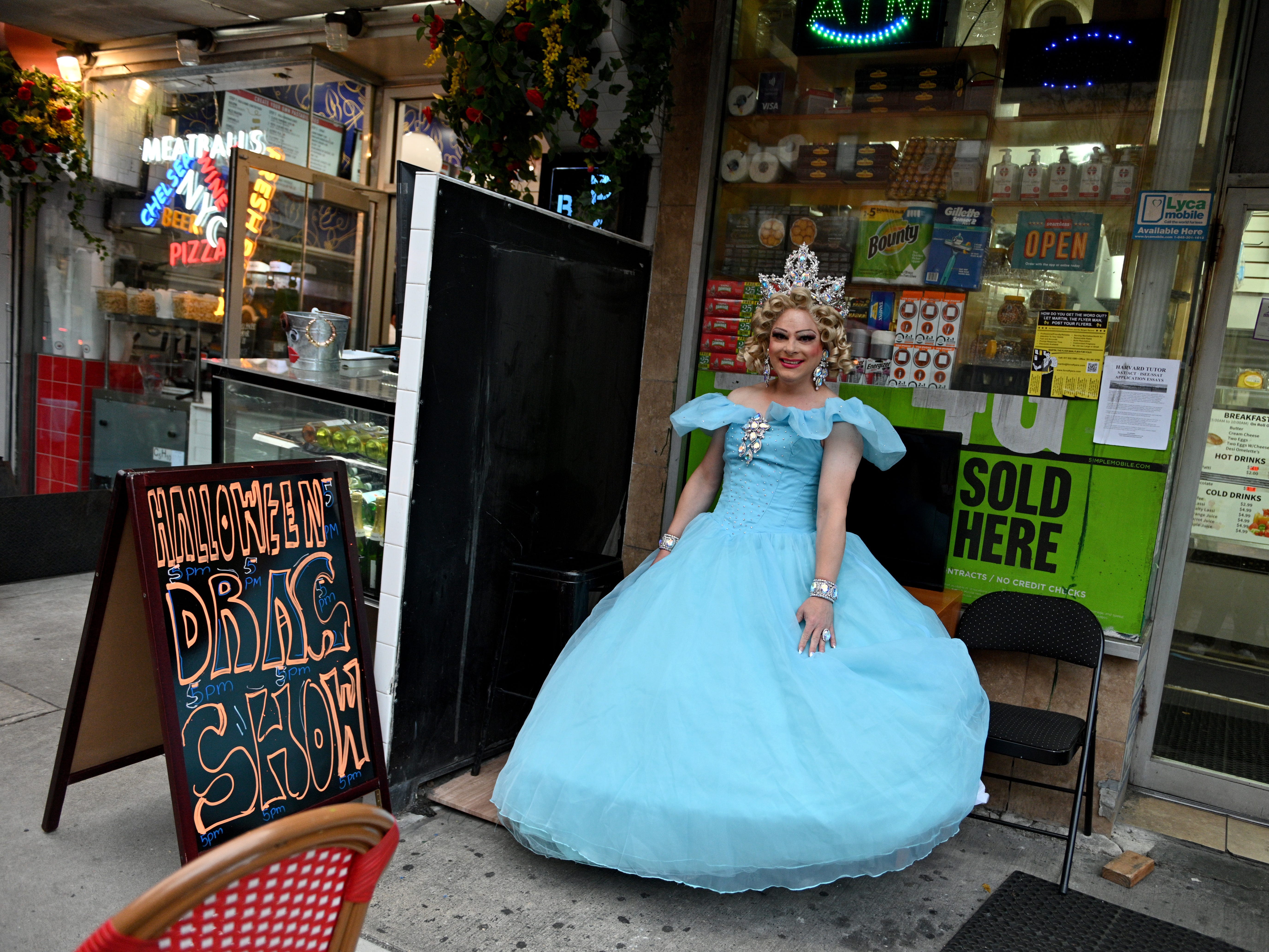 drag queen dressed as glinda in new york city in 2021