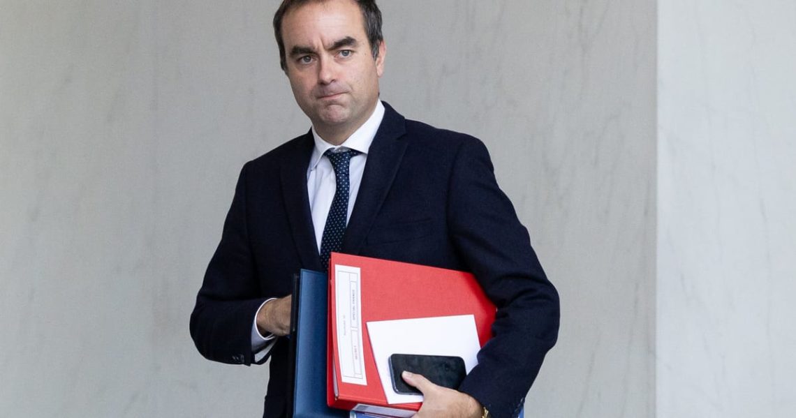 Moody’s says it will be ‘very challenging’ for France to rein in budget ahead of key verdict