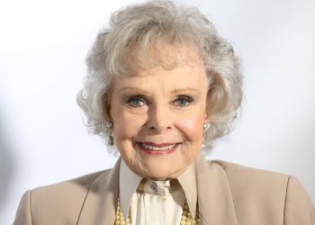 June Lockhart, ‘Lost In Space’ and ‘Lassie’ star, dead at 100