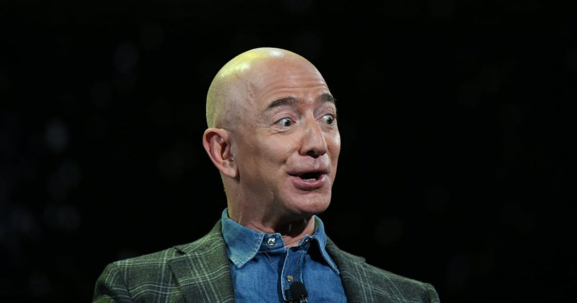 Bezos’ Wapo Praises Trump’s White House Teardown