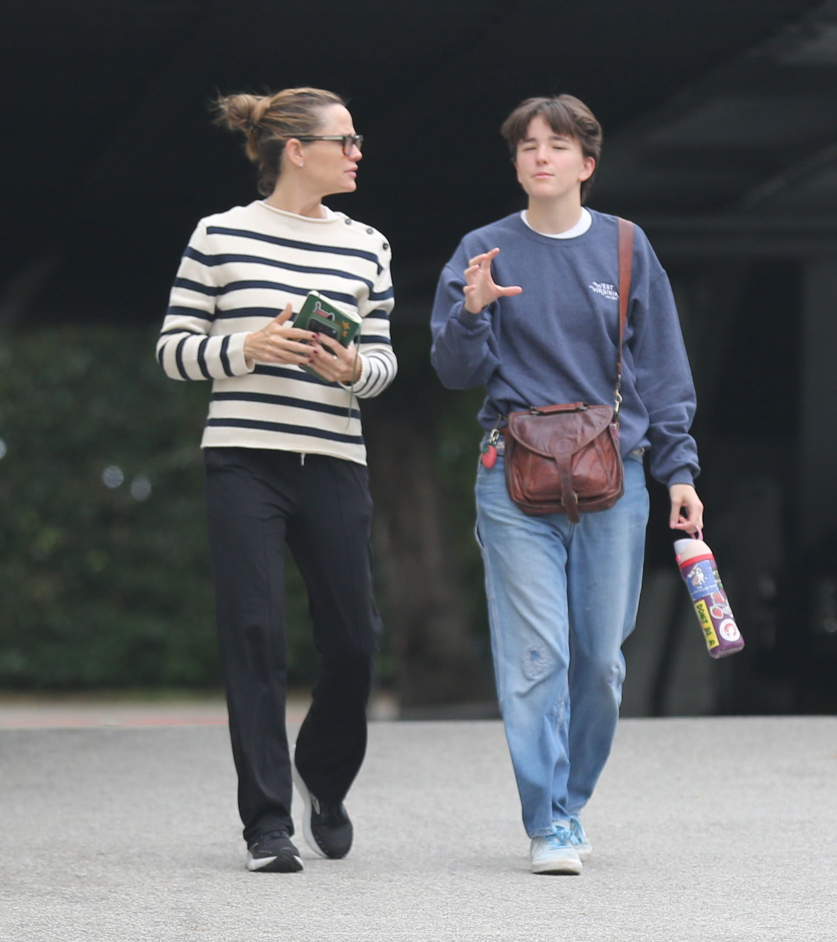 Jennifer Garner walking with her middle child.