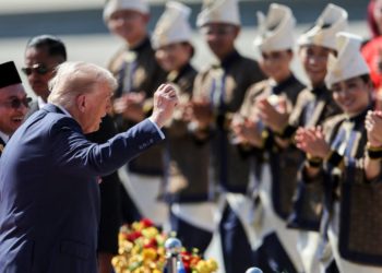 Trump, 79, Ripped for ‘Dancing Like a Clown’ as Americans Go Hungry