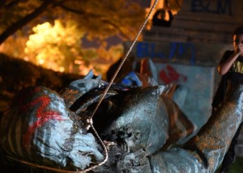 Trump Reinstalls Confederate Statue Torn Down in 2020 in D.C.