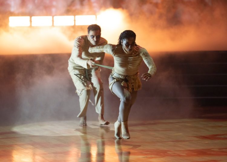 ‘Dancing With The Stars’ Week 7: Injured Elaine Hendrix Scares Up Great Scores While A Reality Star Is Sent Packing